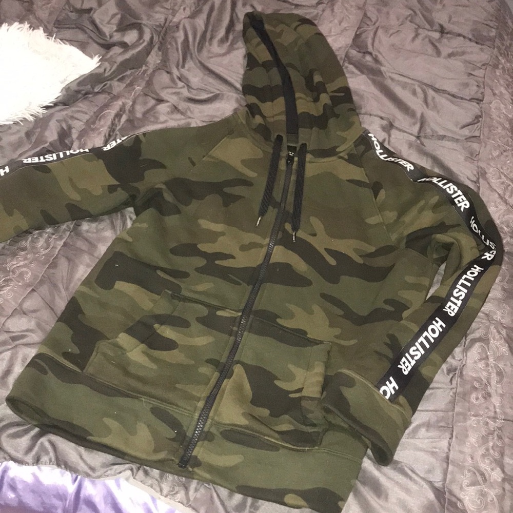 hollister camo jacket